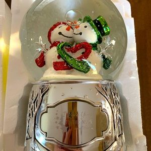 Snowman snow globe